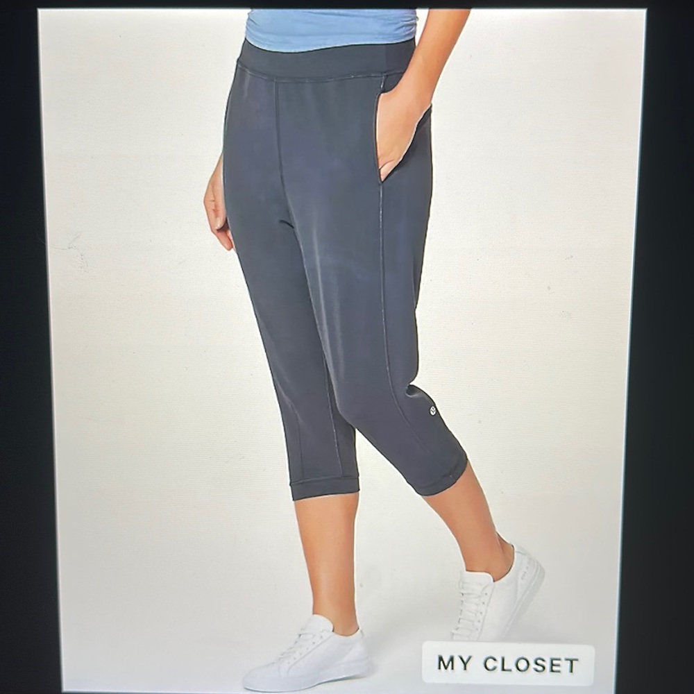 Lululemon lot of 3 pair of Rejuvenate Crop *18” size 6